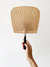 Load image into Gallery viewer, Shibu Uchiwa Sensen by Kurikawa Shoten
