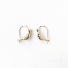 Lade das Bild in den Galerie-Viewer, &#39;Dove Earrings&#39; von Elisabeth Schotte

