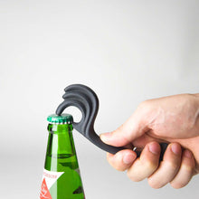 Lade das Bild in den Galerie-Viewer, Flaschenöffner &#39;Hahn&#39; aus Gusseisen
