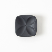 Lade das Bild in den Galerie-Viewer, 'Clover' Schale von Tadahiro Baba
