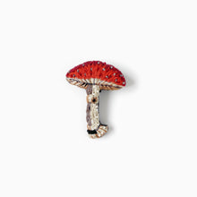 Lade das Bild in den Galerie-Viewer, &#39;Fly Amanita Mushroom&#39; Brosche von Trovelore
