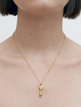 Lade das Bild in den Galerie-Viewer, 'Forever Key Necklace' von Elisabeth Schotte
