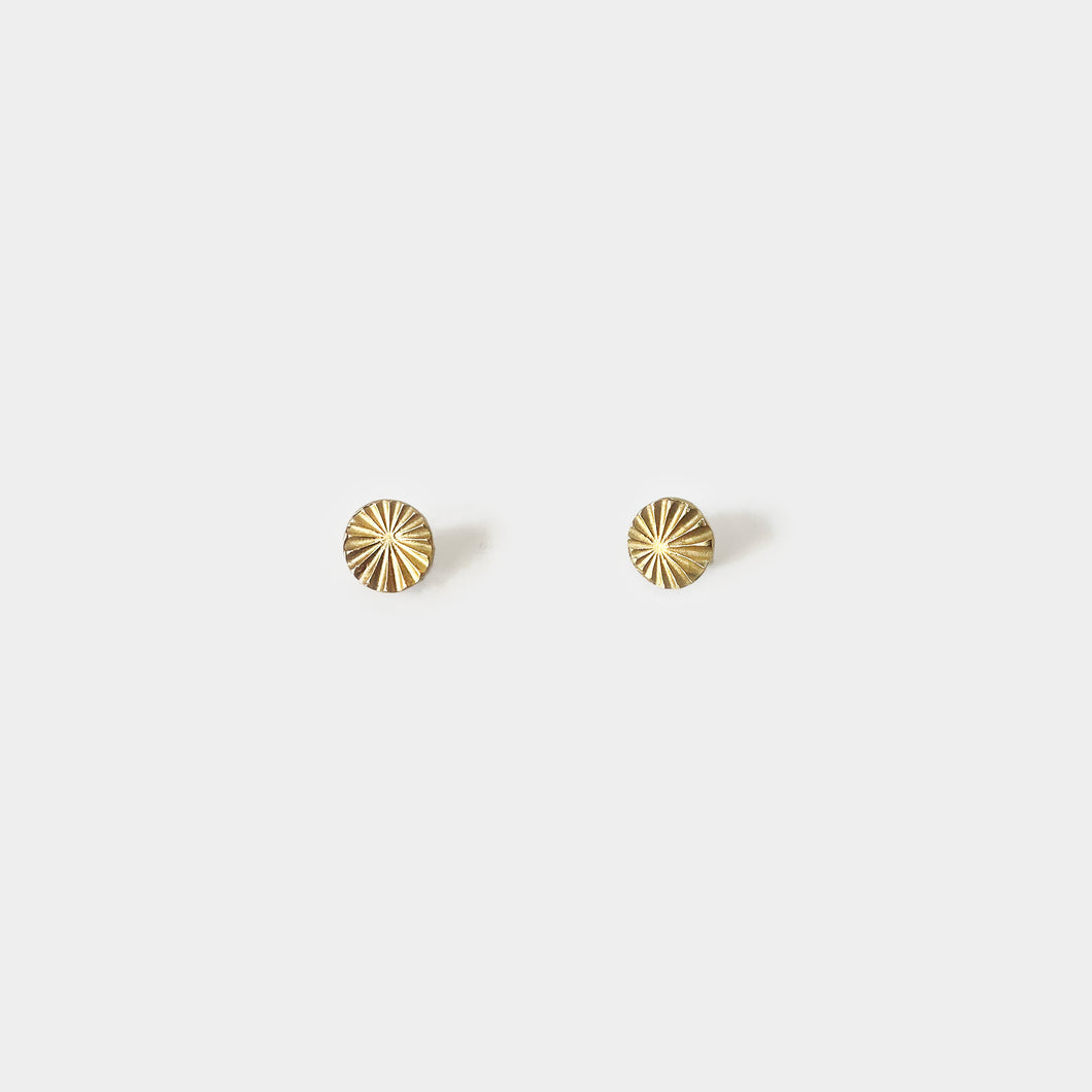'Halo Earrings 18k Gold' by Elisabeth Schotte