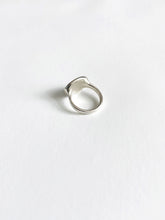 Load image into Gallery viewer, &#39;Heron&#39; signet ring by Elisabeth Schotte
