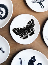 Lade das Bild in den Galerie-Viewer, Sehr kleiner Teller 'Schmetterling'
