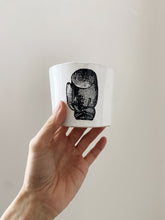Lade das Bild in den Galerie-Viewer, Becher 'Boxhandschuh' von Kühn Keramik
