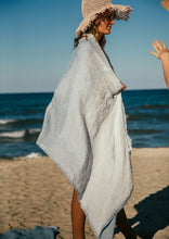 Load image into Gallery viewer, &#39;Saari&#39; linen towel by Aoi Yoshizawa, blue-white
