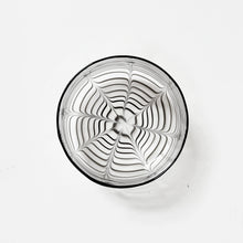Lade das Bild in den Galerie-Viewer, 'UM' Glasschale von Laurence Brabant
