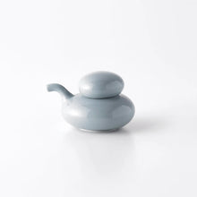 Lade das Bild in den Galerie-Viewer, 'Ishikoro' Sojasaucenkännchen
