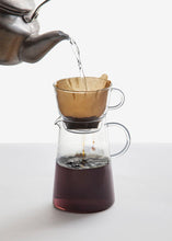 Lade das Bild in den Galerie-Viewer, &#39;Penguin&#39; Filterkaffee-Set von Studio Mist-O
