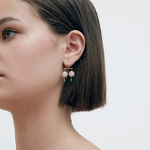 Lade das Bild in den Galerie-Viewer, &#39;Pomona Earrings&#39; von Elisabeth Schotte
