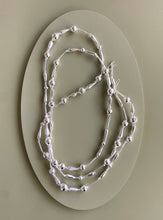 Lade das Bild in den Galerie-Viewer, Böhmisches Glasperlen-Ornament &#39;Girlande&#39;
