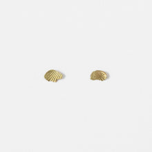 Load image into Gallery viewer, ‘MM Earrings 18k Gold' by Elisabeth Schotte
