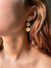 Lade das Bild in den Galerie-Viewer, ‘Triple Halo Earrings' von Elisabeth Schotte
