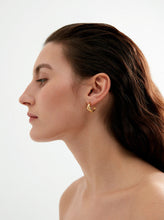 Load image into Gallery viewer, &#39;Dauphin Earrings Gold&#39; by Elisabeth Schotte
